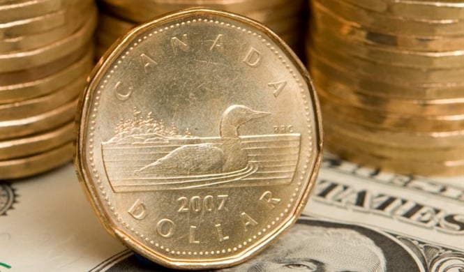 USD / CAD: "Loonie" risks becoming hostage to the policies of the Fed and the Bank of Canada